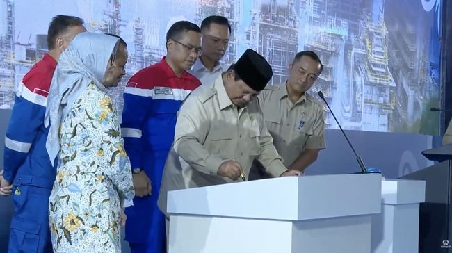 Presiden Prabowo Subianto Saat Melakukan Peresmian Infrastruktur Energi Terintegrasi Pertamina Rdmp Balikpapan Kalimantan Timu 1768211599132 169